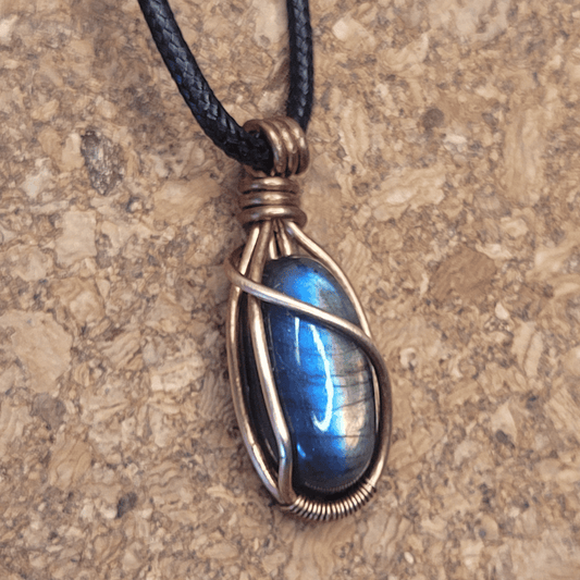 CRYSTAL PENDANT LABRADORITE