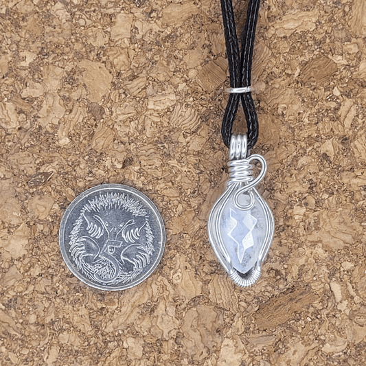 CRYSTAL PENDANT RAINBOW MOONSTONE