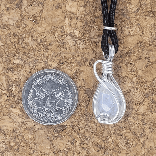 CRYSTAL PENDANT RAINBOW MOONSTONE